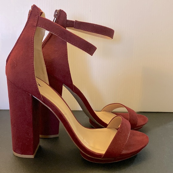 Women's High Chunky Heel Buckle Ankle Strap Sandals - Picture 2 of 9